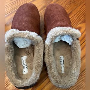 Clarks fur lined Mahogany Clogs